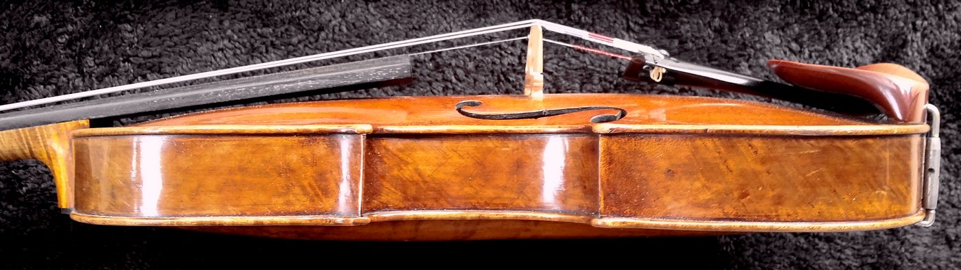 Maurizi violin from side